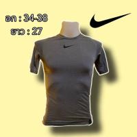 ราคา [พร้อมส่ง] เสื้อกีฬามือ 2 ✌️ราคาถูก สภาพดี แบรนด์แท้ #เสื้อรัดกล้าม สีเทา Nike (27735877858)