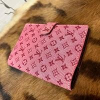 ราคา LVแท้ที่ใส่สมุดจดบันทึก มีช่องใส่บัตร สภาพดี สวย (24637300169)