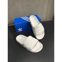 ราคา ♞,♘พร้อมส่ง Adidas Originals Adilette 22 Beige ของแท้100% (28801875701)