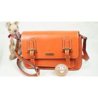 ราคา กระเป๋าสะพาย cross body ยี่ห้อ charles and keith แท้ 100% (5436996210)