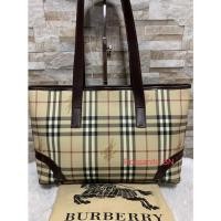 ราคา Burberry Shopping Bag พร้อมถุงผ้า มือสอง ของแท้ (11915862696)