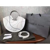 ราคา Charles&keith bag ของแท้จาก shop พร้อม การ์ด ถุงผ้า ถุงกระดาษ (2187196000)