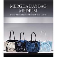 ราคา Merge A Day Bag Medium Smoky Denim Cloud Denim สีใหม่ แท้ (44252021256)