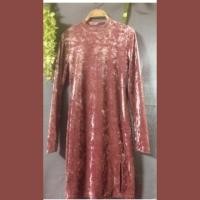 ราคา ชุดเดรสกำมะหยี่ Forever21 size S สีนู้ด (1743886490)