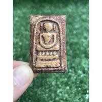 ราคา สมเด็จเนื้อผง พิมพ์ไกเซอร์ หลังแผ่นจารึกอักษรสีทอง กรุพระธาตุพนม พ.ศ.2401 (14702948215)
