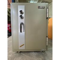 ราคา ตู้เซฟ 2กุญแจไม่มีรหัส มีแบบเจาะบริจาก และ ไม่เจาะ นน. 105 กก. ยี่ห้อลีโก้ Leeco ขนาด 46.3x52.5x66cm กันไฟ (41161431051)