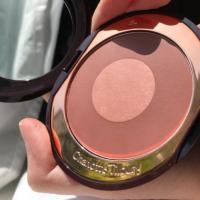 ราคา พร้อมส่ง Cheek to chic -Pillowtalk Intense ‍♀️Charlotte tilbury (5435672881)