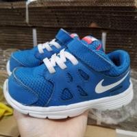 ราคา รองเท้าเด็ก Nike Revolution 3 มือสอง สภาพดีมาก 14 cm (5307309930)