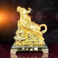 ราคา วัวทอง โมเดลวัว ปีฉลู 12 ราศี ปีนักษัตร ปีวัว ของขวัญตกแต่งบ้าน สัญลักษณ์ปีฉลู ยืนบนถุงทองและกองทอง ตุ๊กตาวัว 金牛 (19207540921)