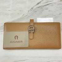ราคา กระเป๋าสตางค์ Aigner ใบยาว สภาพเหมือนใหม่ หนังแท้ italy (29322685944)