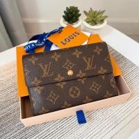 ราคา Trifold wallet มือสองของแท้ค่ะ (รบกวนทั่กแชทก่อนสั่งค่ะ) (23820116617)