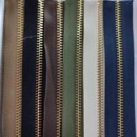 ราคา .ปลีก/ส่ง (1หลา) เส้นซิปเบอร์3 วันเวย์ฟันทอง 1หลา รูดลื่น ไม่ขึ้นสนิม ** เฉพาะเส้นซิปไม่รวมหัวซิปนะคะ** (11843989911)