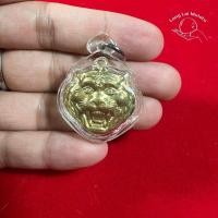 ราคา เหรียญหน้าเสือ หลวงพ่อเปิ่น วัดบางพระ จ.นครปฐม เนื้อทองแดงกะไหล่ทอง ปี 2534 พร้อมเลี่ยม (27955097604)