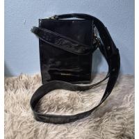 ราคา กระเป๋าถือและสะพายDiblanc- phone bags (หนังแก้วสีดำ )มือสองsize6 (29686237478)