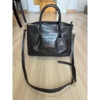 ราคา กระเป๋า Cuoieria Fiorentina มือสอง ของแท้% สภาพยังสวย ไม่มีตำหนิ หนังแท้ทำลายจรเข้สวย (29587296958)