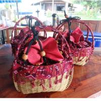 ราคา ตะกร้าสานไม้ไผ่ ประดับลายผ้าแพรวา ขนาด 6 นิ้ว (21544909720)