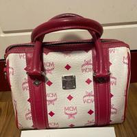 ราคา Mcm ทรงหมอน 9 นิ้ว ของแท้มือ2 (4338801505)