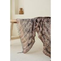 ราคา ผ้าบาติก ราตู - ผีเสื้อสีดํา - ผ้าพันคอผ้าบาติกผ้าไหม - 55 (41255742104)