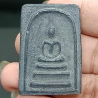 ราคา พระสมเด็จ หนึ่งในพระชุดเบญจภาคี เนื้อแก่ผงดำ พิมพ์ชัด (23464052804)