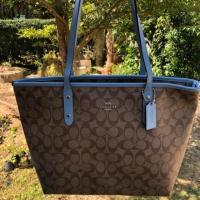 ราคา Coachแท้ Coach F58292 Signature City Top Zip Tote สีฟ้า (1853962598)