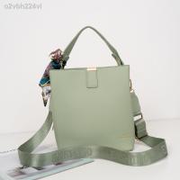 ราคา ♂กระเป๋าสะพายข้าง Forever Young ทรงถัง สูง 8.7 นิ้ว ใบใหญ่ สุดปัง (9129) (10546384767)