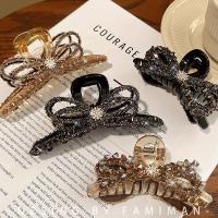 ราคา คลิปหนีบผมมุก Swarovski สำหรับผู้หญิง สไตล์ฤดูใบไม้ร่วงและฤดูหนาว (43464037291)