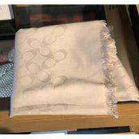 ราคา COACH สีขาวผ้าพันคอมาแล้ว ปรับอารมณ์ให้เข้ากับสภาพบรรยากาศ ณ ตอนนี้ ผ้าพันคอนุ่มๆมาไว้สักผืนไหมค่ะ (4538537569)