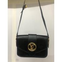 ราคา กระเป๋ามือสอง ทรง LOUIS VUITTON หนัง PU สีดำ อะไหล่ทอง ขนาด 8 นิ้วครึ่ง พร้อมส่ง (22682354052)