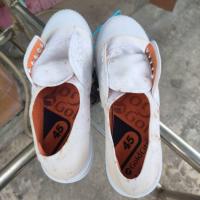 ราคา รองเท้าผ้าใบ Gold City เบอร์ 45 เก่าเก็บยังไม่ได้ใส่ มีเหมือนสีสนิม อยู่รอบๆรองเท้า ใส่เล่นๆเตะฟุตบอลได้ (25481264291)