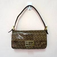 ราคา กระเป๋า มือสอง ของแท้ FENDI Zucchino Mamma Baguette Shoulder Bag Coated Canvas Beige Auth วินเทจ สภาพดี (28187777925)