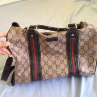 ราคา กระเป๋าแฟชั่นgucciมือ2ขนาด12นิ้วมีรอยขาดข้างในและหนังแตกนิดหน่อยค่ะ (225544697)