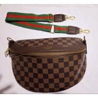 ราคา (ส่งฟรี)กระเป๋าคาดอก ลายตาราง ขนาด​ 8​ นิ้ว มือ1 คาดอกผู้หญิง คาดอกผู้ชาย กระเป๋าทรงเท่ห์ (28052064246)