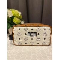 ราคา MCM มือสอง มือ 2 ของแท้ % SMALL WASH BAG IN VISETOS TRI COLOR MIX (20193025794)