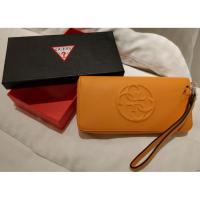 ราคา กระเป๋าสตางค์ ยี่ห้อGUESSใบยาว ซิปรอบ (แท้100%) (2039777452)