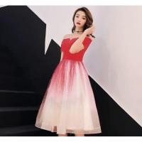 ราคา ชุดเดรสสั้นสีแดง คอปาด แขนสั้น กระโปรงสั้นทรงบานผ้ามุ้ง แนวน่ารักๆ (6307607105)