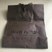 ราคา ถุงกระดาษ LV ของแท้ ขนาด 12.5*14.5 นิ้ว ขาย 150.- (925533944)