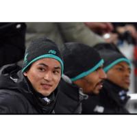 ราคา [ของแท้] หมวกแบบ Takumi Minamino ใส่ ยี่ห้อ New Balance Liverpool Beanie 2019-2020 (3316242851)