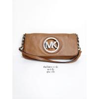 ราคา กระเป๋ามือสอง ราคา 299 บาท ทรงคล้องไหล่สายโซ่ มีหนังรองบ่า หนังแท้ แบรนด์ MK *ตัวหนัง ซับใน และอะไหล่มีรอยใช้งานตามรูป (20175706945)
