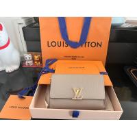 ราคา Louis Vuitton แท้ ช็อปไทย100%กระเป๋าสตางค์ทรงสั้นรุ่น Capucines (26166394047)