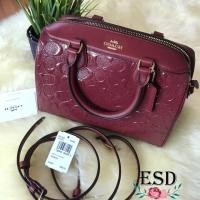 ราคา กระเป๋า Coach แท้ ทรงหมอน 9 นิ้ว สีแดงเลือดหมู หนังแก้สวยตลอด ถือได้สะพายได้ อะไหล่ทอง + สายยาว ส่งฟรี + เก็บป (2365958059)
