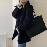 ราคา Prada spaghetti vintage มือสอง (20741118336)