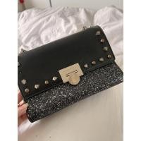 ราคา กระเป๋าสะพายข้าง Charles & Keith สีดำ(ของแท้) (16628718638)