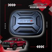 ราคา ครอบฝาถังน้ำมัน กันรอยฝาถัง ฝาถังน้ำมัน รุ่น โตโยต้า รีโว่ TOYOTA REVO 2 WD 4 WD ปี 2015 - 2021 สีดำด้าน โลโก้ Revo แดง (13438330576)