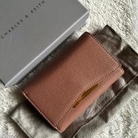 ราคา Charles and Keith Metallic Accent Short Wallet/Charles & Keith Preloved Original Wallet/CK C&K Cnk Wallet (29404020591)