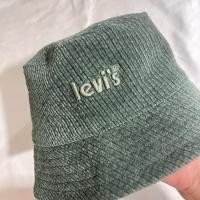 ราคา พร้อมส่ง Levi’s Men’s Reversible Bucket Hat (used) ของแท้ % (29106792542)
