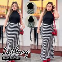 ราคา Plus size เซ็ท 2 ชิ้น สาวอวบเสื้อคอปีนไหล่ตัดสีดำ+กระโปรงทรงหางปลาลายทางเฉลียงใส่แล้วพรางหุ่นสาวอวบ (F70) (28026169887)