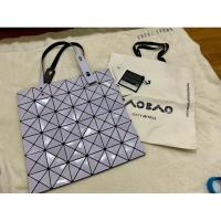 ราคา มือสอง ไม่รับเปลี่ยน/คืน BAO BAO ISSEY MIYAKE LUCENT TWO TONE 6X6 BLOCK 2IN1 COLOR ออกชอปสิงคโปร ปี2022 ราคา 5900฿ (29362823299)