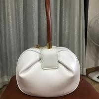 ราคา กระเป๋าหนังวัวtogoแท้ทั้งใบ ทรงเชอรรี่น่ารักมาก (929754930)