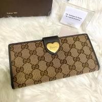 ราคา กระเป๋าสตางค์ Gucci มือสองของแท้ 100% Gucci Canvas Heart Continental Wallet (22861246215)