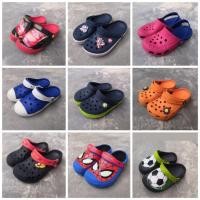 ราคา รองเท้า​ Crocs​ เด็ก​ ของแท้​ มือสอง (5889923946)